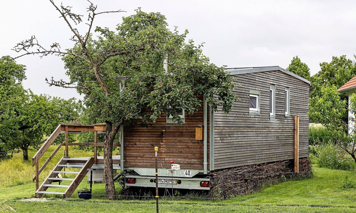 Bad Waldsee House | Tiny Home “Lara” with Mountain View, Private Garden and Wi-Fi