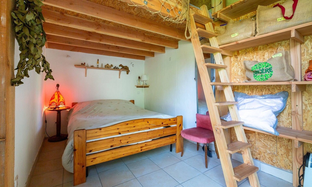 Lamastre House | Tiny Home "Logement Bourbon - Heart of Ardèche" with Private Terrace, Shared Garden & Wi-Fi