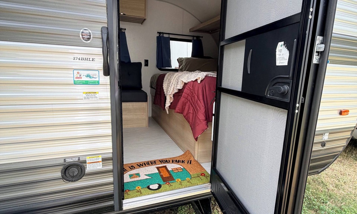 Gainesville House | Tiny Home on Wheels near Lake Lanier PET & FESTIVAL FRIENDLY No Additional Fees