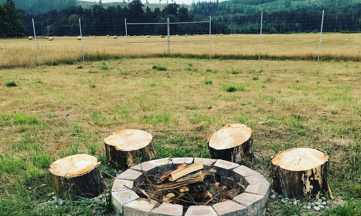 Shelton House | Tiny Home Organic Farm Stay Families & Farm Fresh Food w Hot Breakfast