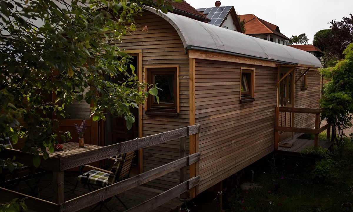 Ranschbach House | Tiny Home "Palatinate Circus Wagon" with Private Terrace and Wi-Fi