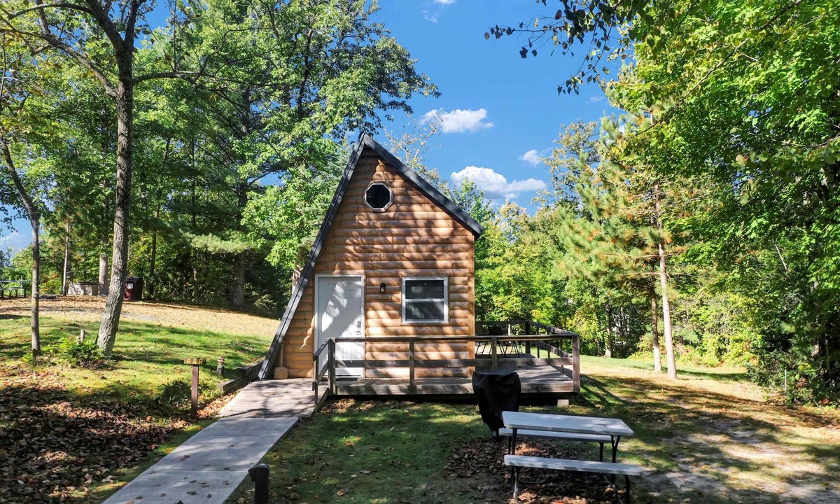 Walker Cabin | Tiny Home with Big Balcony Overlooking Long Lake