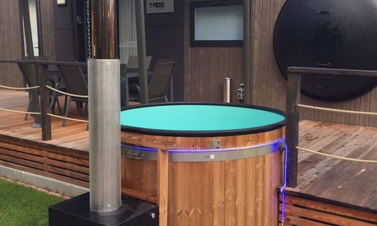 Wackersdorf House | Tiny house on Lake Murner with hot tub
