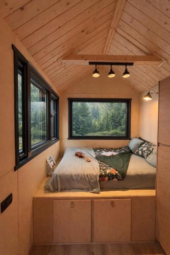 Bicazu Ardelean House | Tiny House Retreat Mountain View Bicazul Ardelean