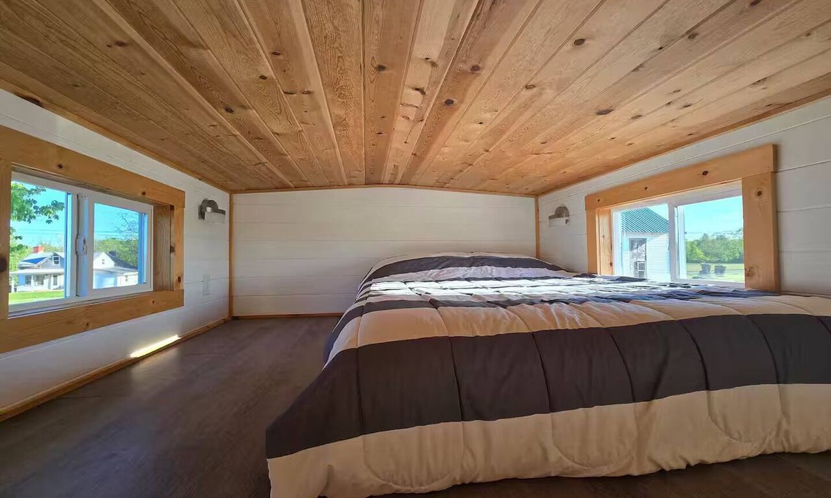 Farmers Retreat House | Tiny Living with BIG views