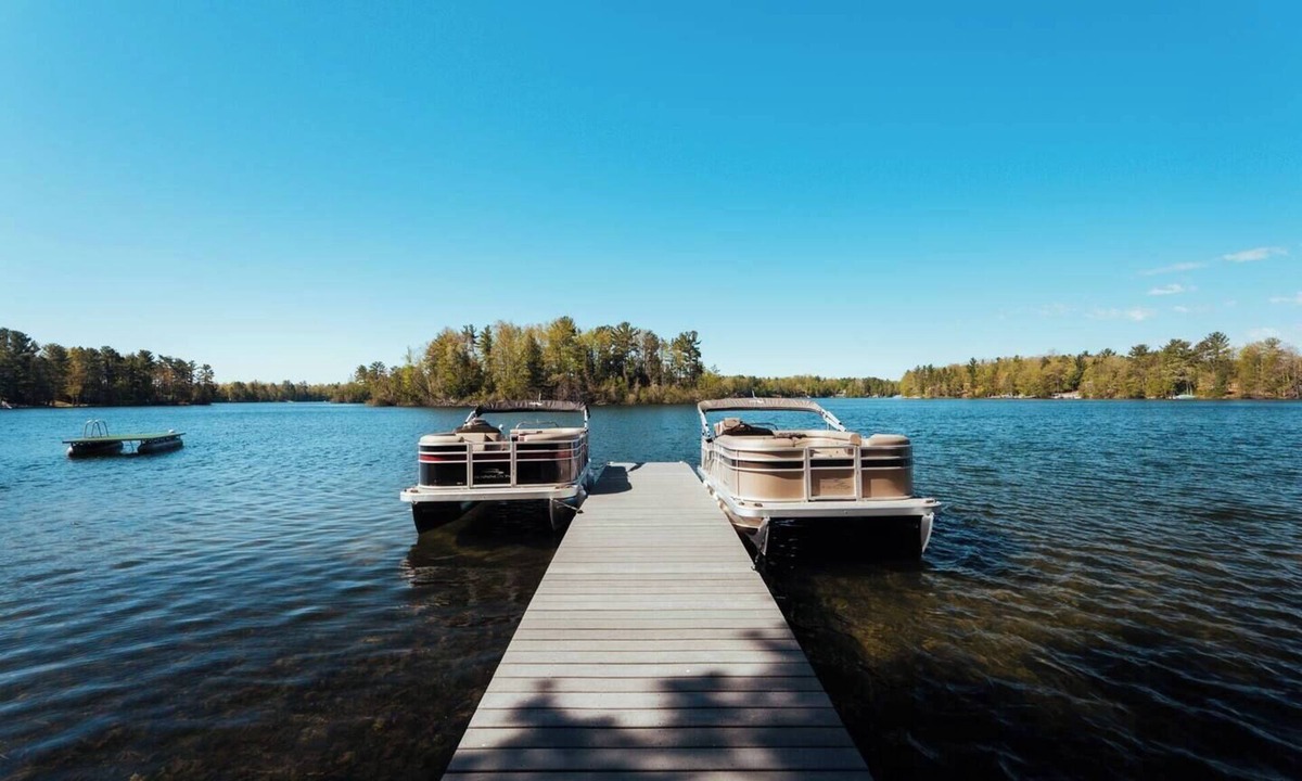 Mayfield Apartment | Tiny Loft-Spider Lake-SUP Rentals-Beach-Sauna!