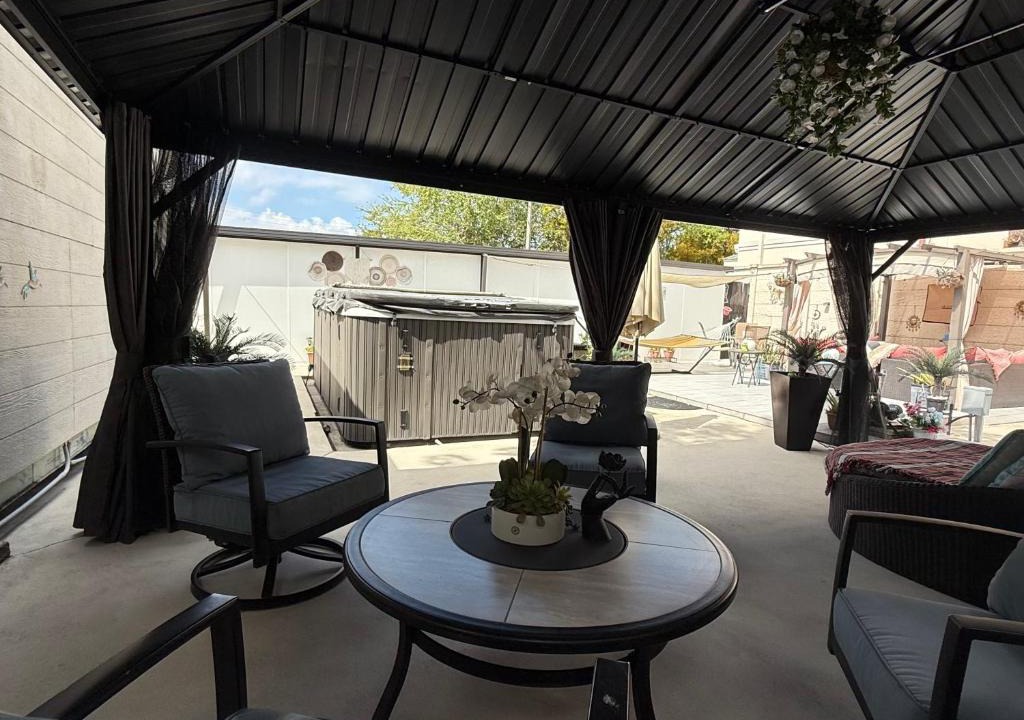 Flagami Bed & Breakfast | Tiny place w private hot jacuzzi 7 min to Miami international airport