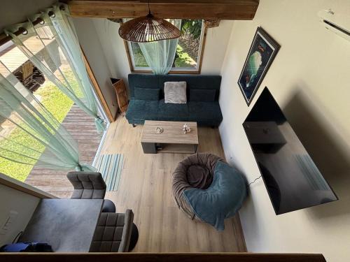 Punaauia Ski Chalet | Tiny Surf