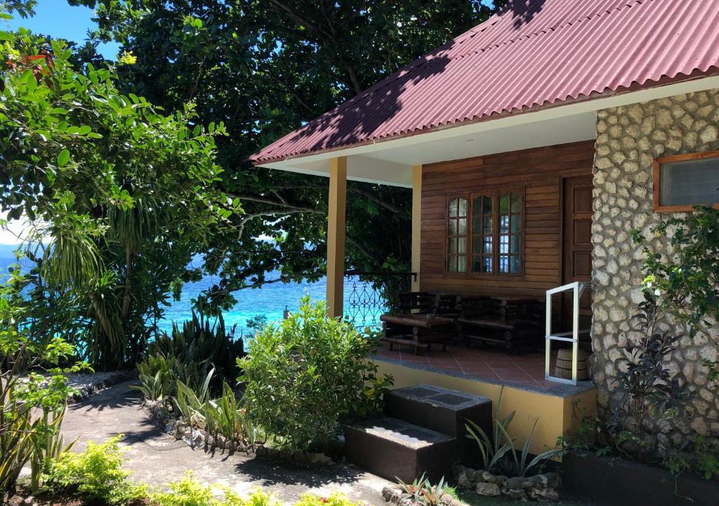Basdiot Resort | Tipolo Beach Resort