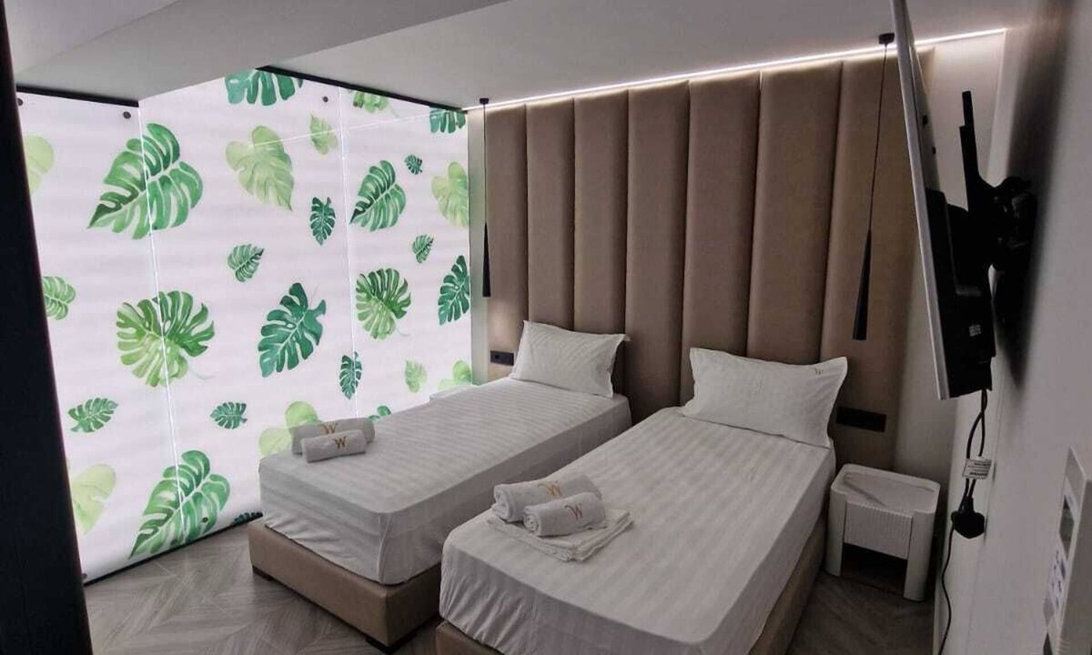 Tirana Bed & Breakfast | Tirana Room Rentals Twin Room Free Wi-Fi Private Bathroom Flat-Screen TV