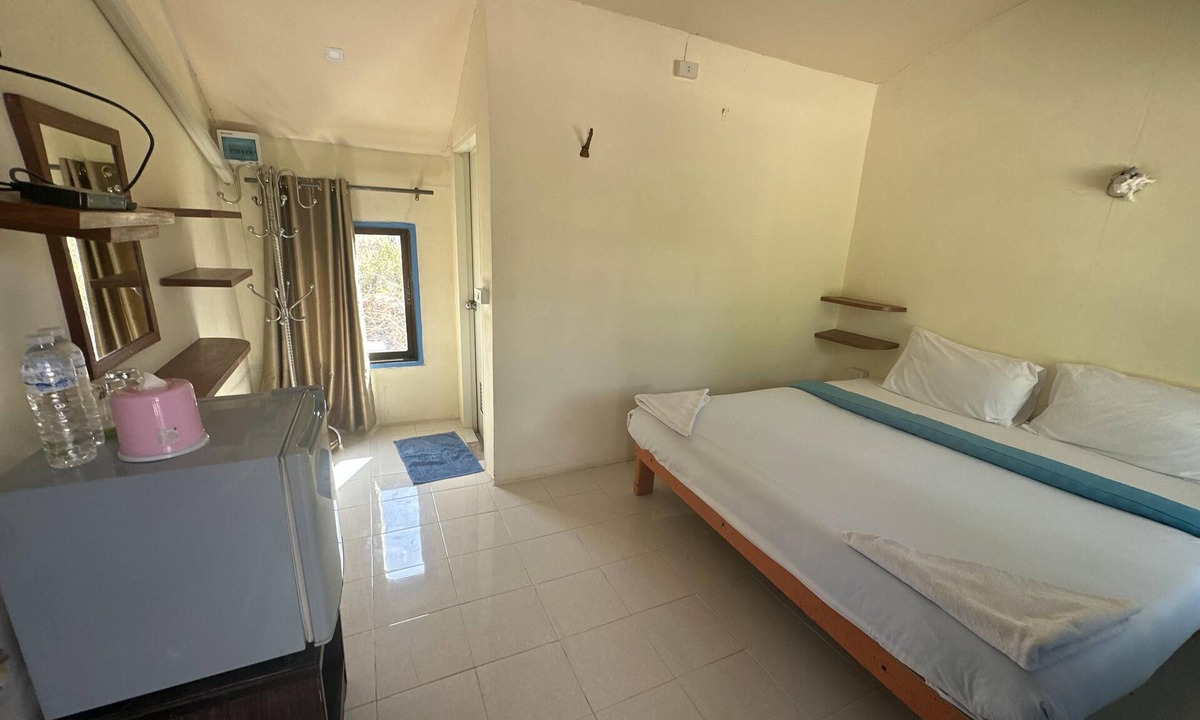 Ko Chang Hotel | Titanic Hotel Lonely Beach Market