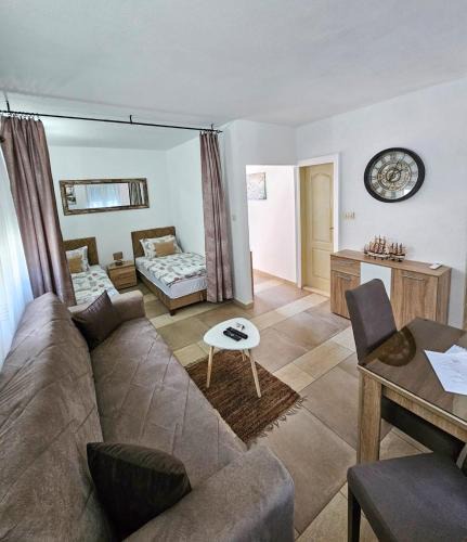 Mrcevac Apartment | Tivat studio apartment 5 min from airport Tivat