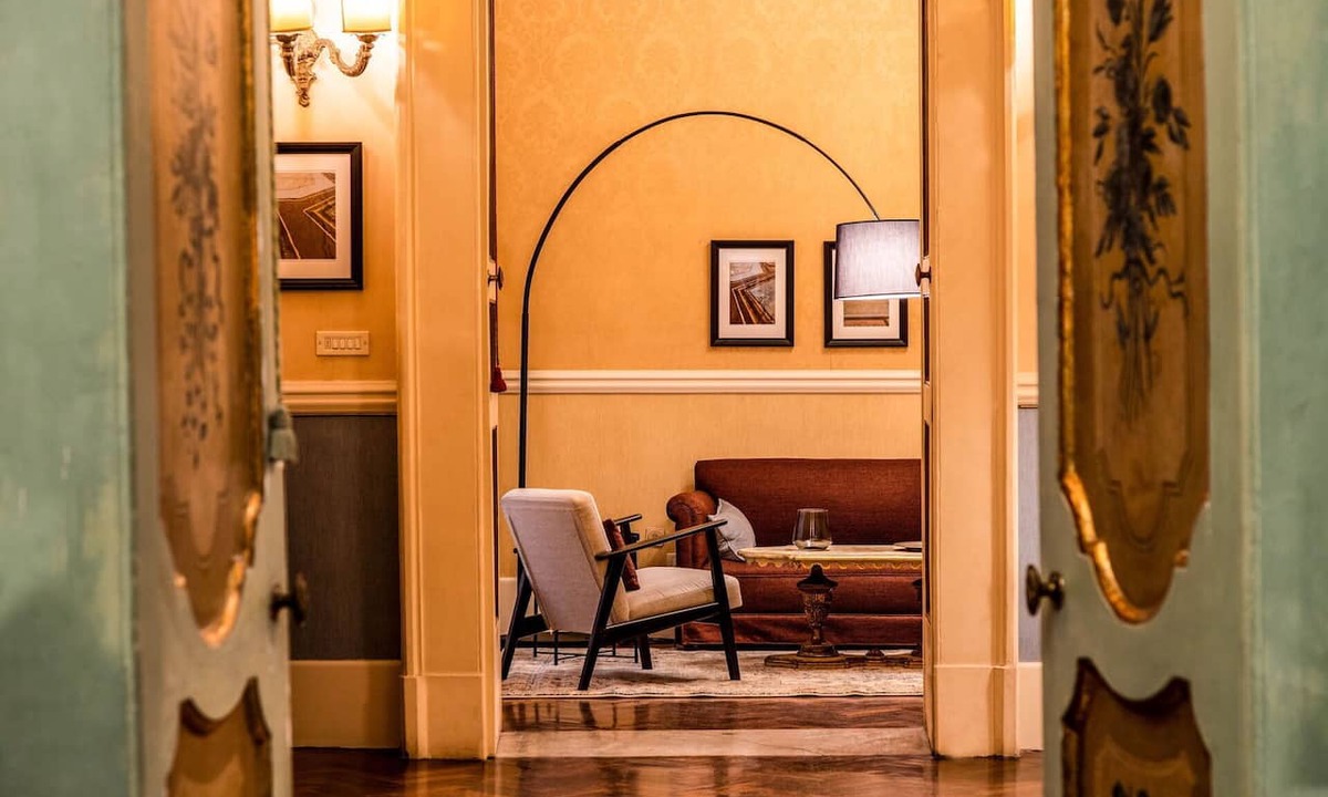 Naples City Centre Apartment | TLS - Luxury Suite Courts