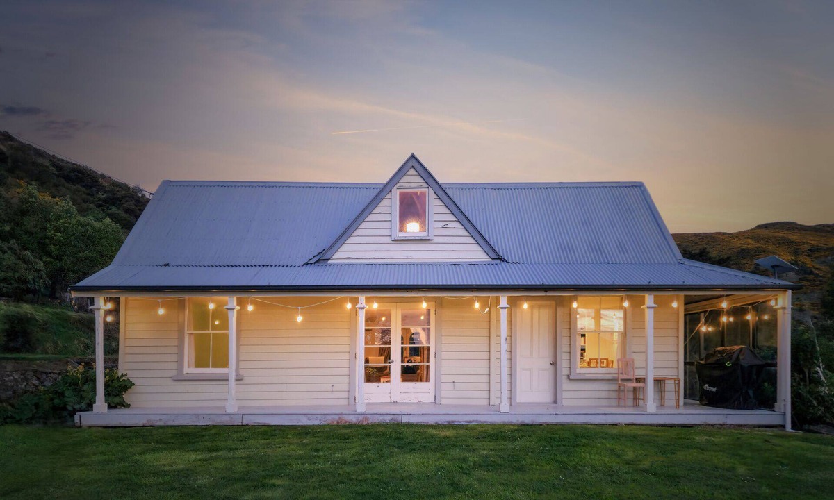 Akaroa House | Toad Hall - Akaroa Holiday Home