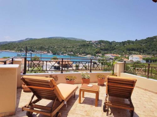 Poseidonio House | TOBY's HOUSE