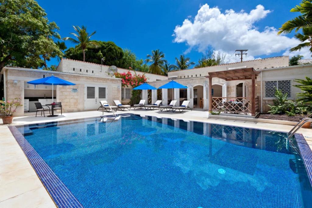Gibbs Bay Villa | Todmorden by Blue Sky Luxury