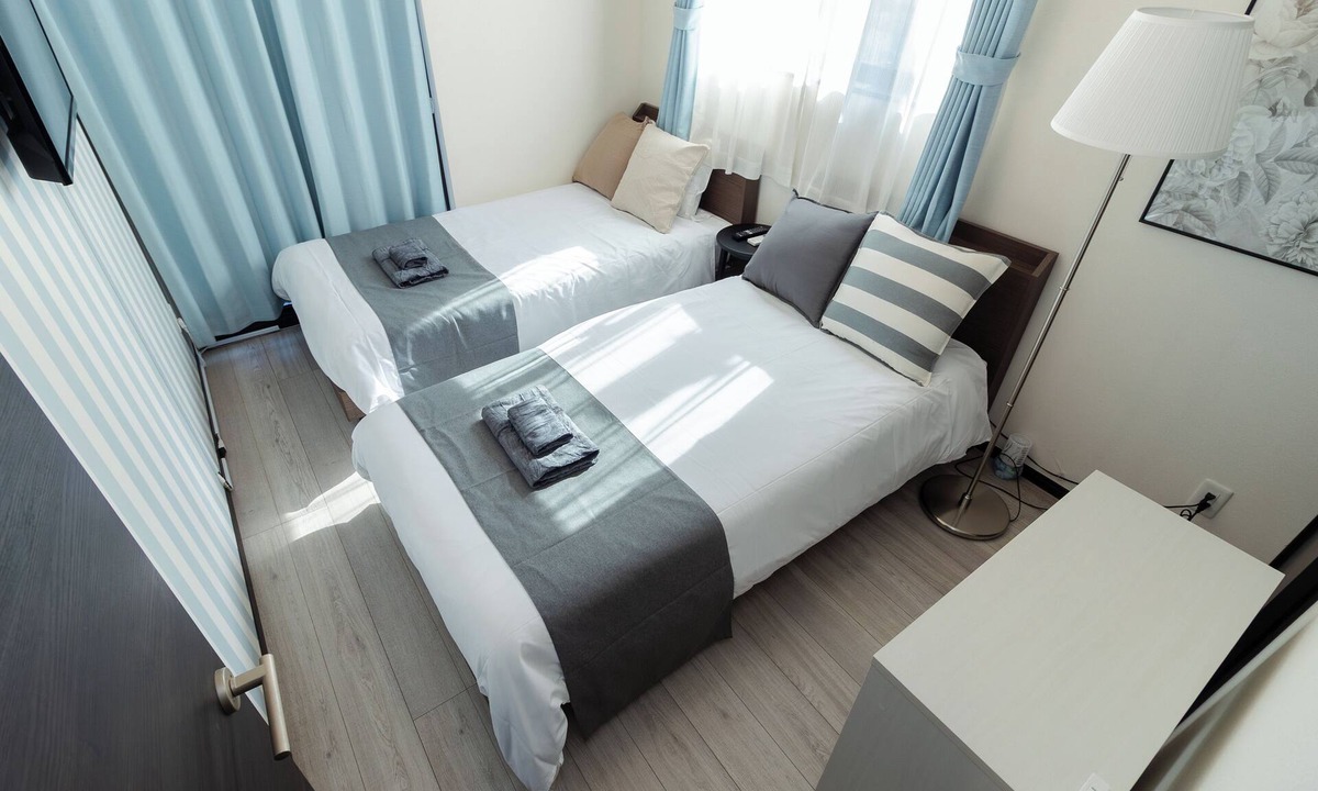 Sumida Apartment | Tokyo Skytree 301 Elegance Blue Twin Room bath WC