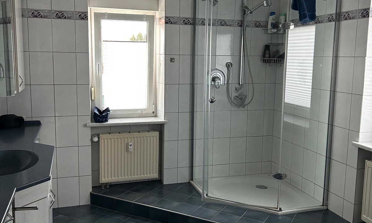 Dasing Apartment | Tom Helle Vacation Rental: 5-bedroom apartment, sleeps 12, with a kitchen, balcony, free Wi-Fi, and parking
