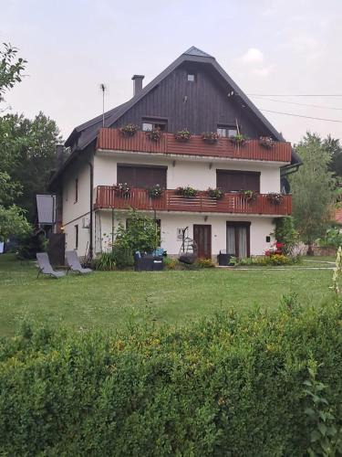 Jezerce House | TOMLJANOVIĆ