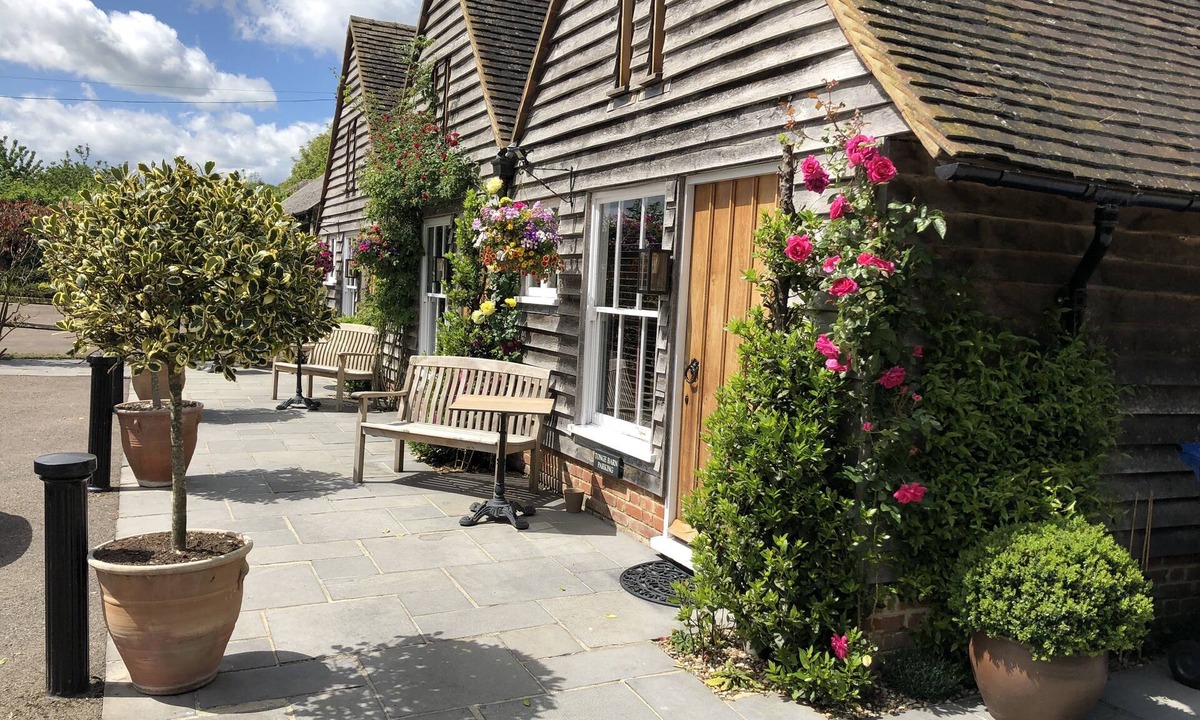 Bapchild Hotel | Tonge Barn