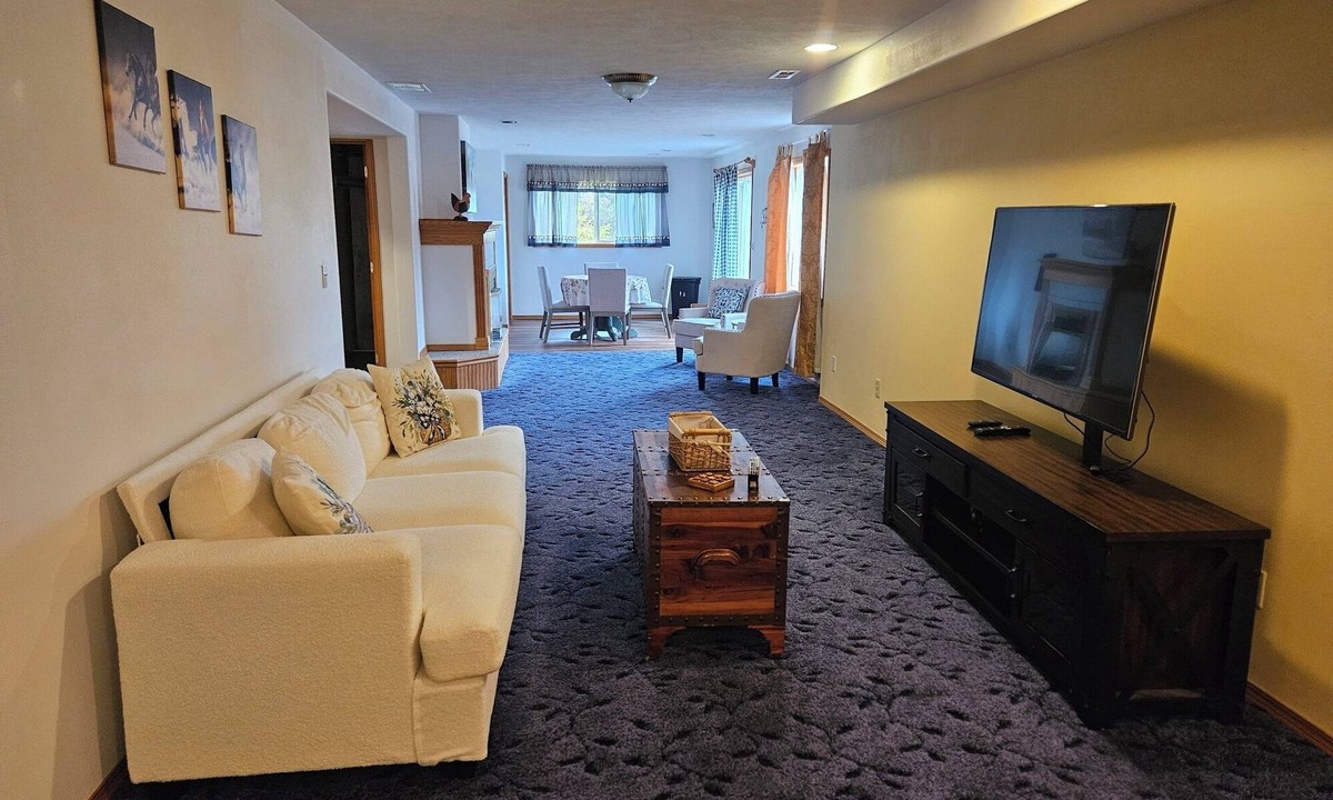 Colbert House | Toot's & Tiny BnB