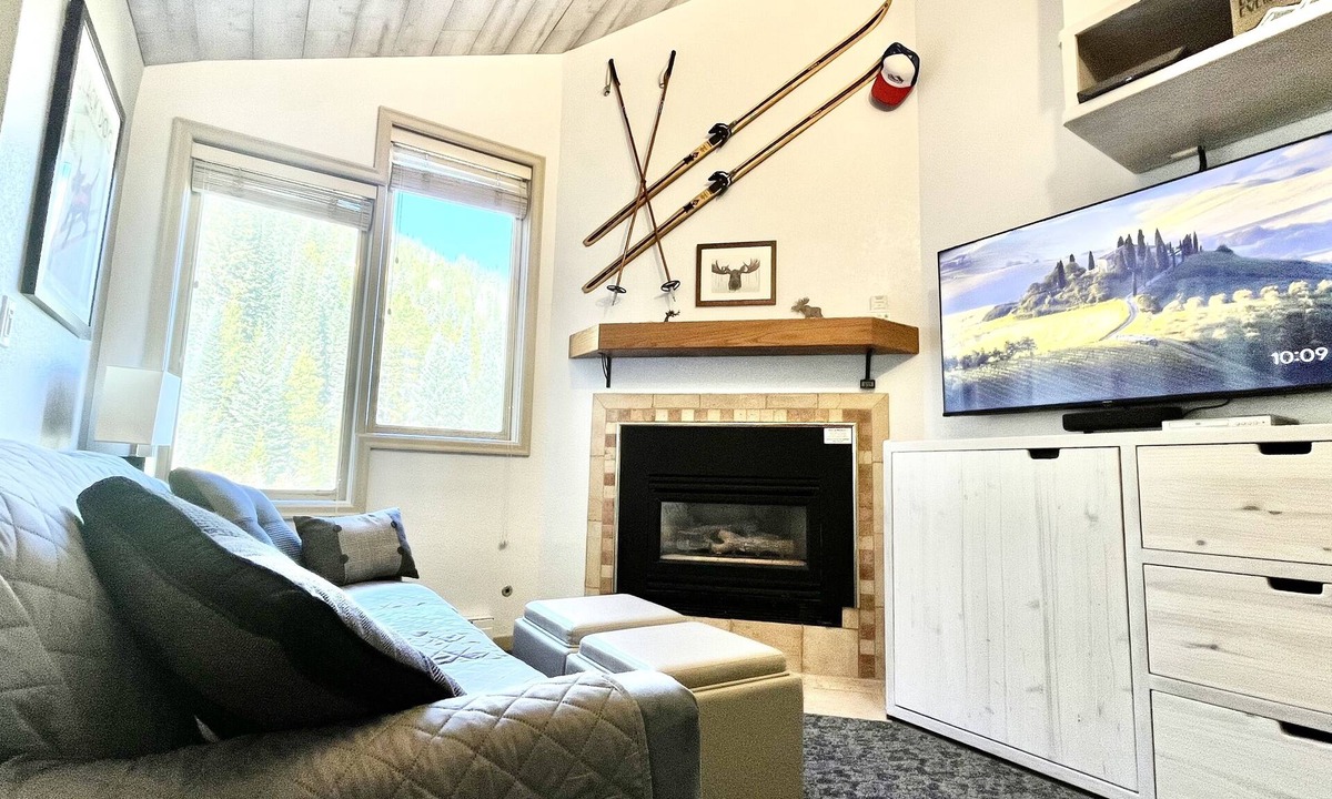 Winter Park Apartment | Top floor unit on The Corridor! Beautiful alpine views! 5 min. walk to WP Base!
