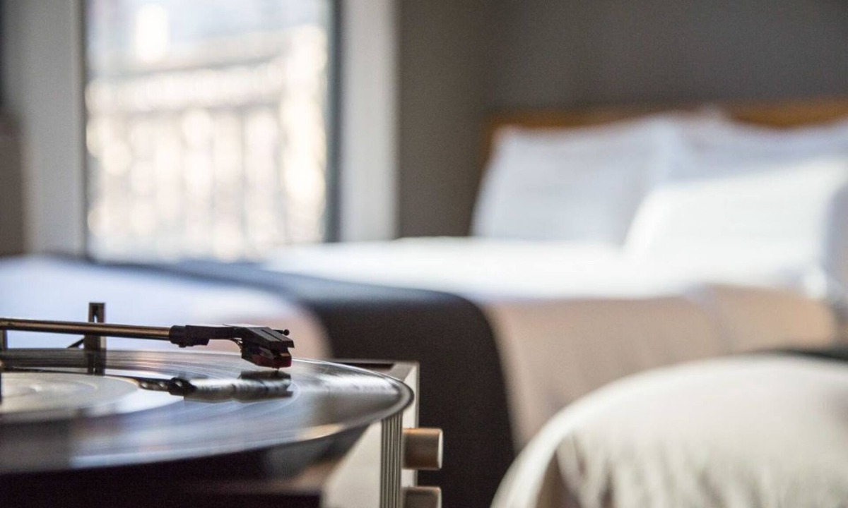 Belltown Apartment | Top Location, Curated Vinyl Collection & Views