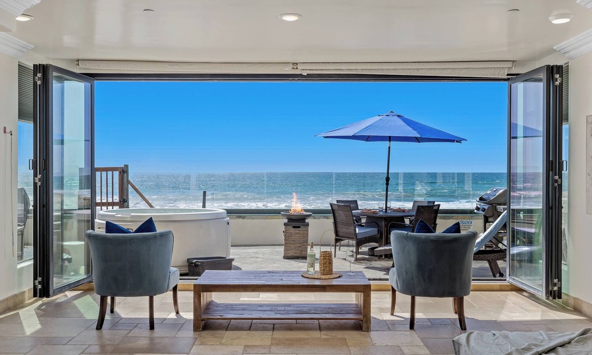 South Oceanside House | Top Notch Coastal Getaway P813-2