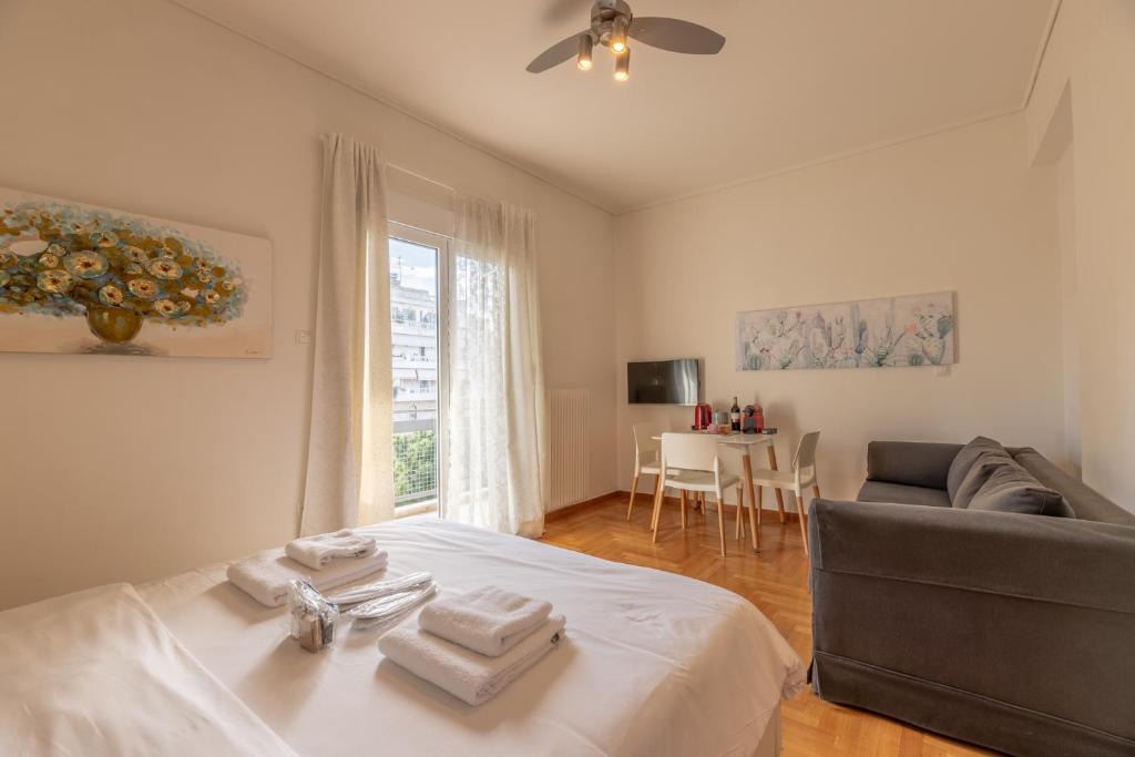 Kinosargous Apartment | Top sightseeing 3rd floor studio on a paved road!