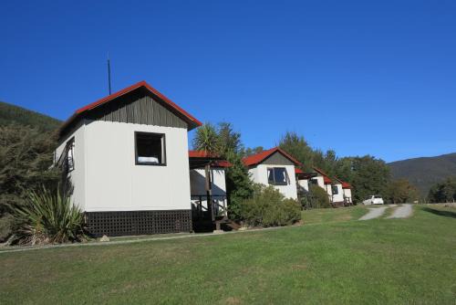 St. Arnaud Ski Chalet | Tophouse Mountainview Cottages
