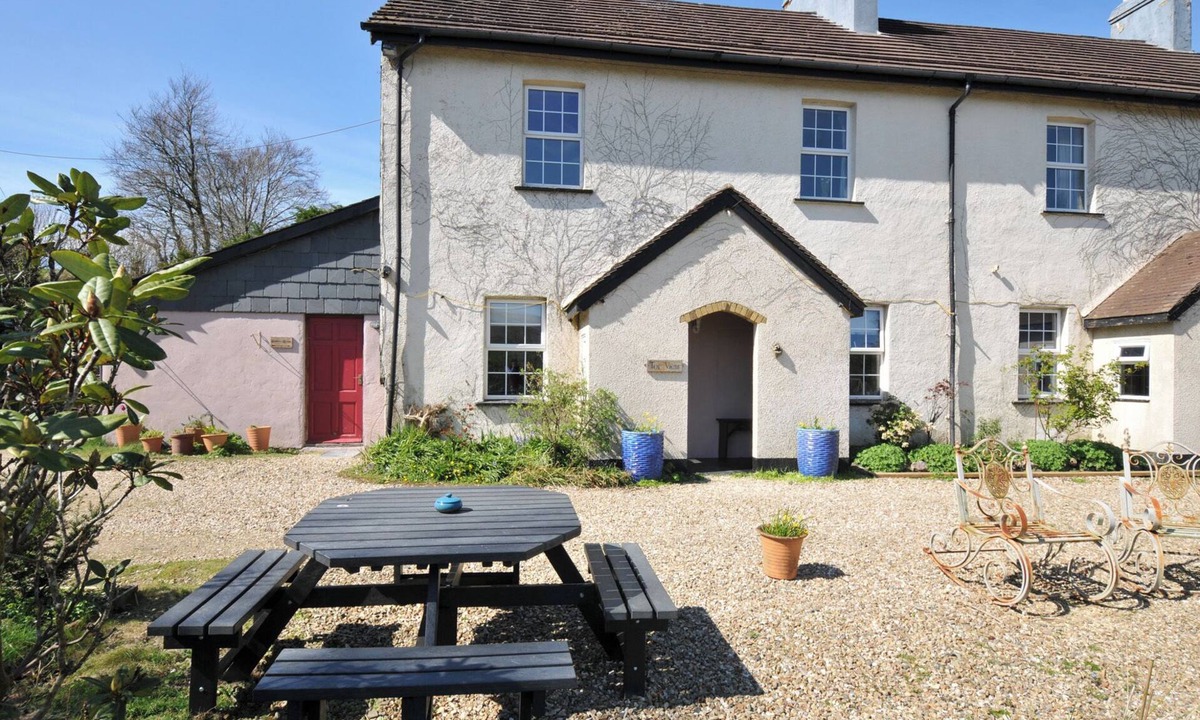 Okehampton Cottage | TOR VIEW @ FOURWINDS, pet friendly, with a garden in Okehampton