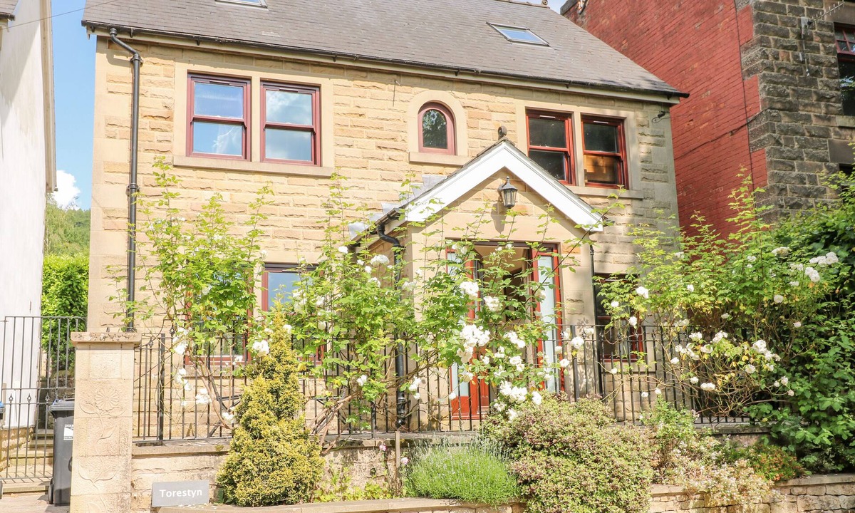 Darley Dale Cottage | TORESTYN, family friendly, with a garden in Darley Dale