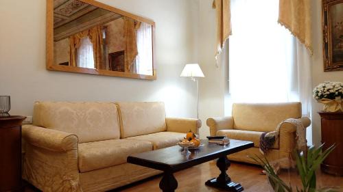 Duomo Apartment | Tornabuoni La Petite Suite