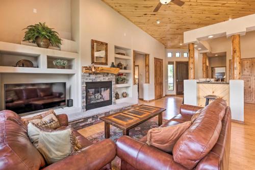 Torreon House | Torreon Townhome w/Balcony: Hike, Fish & Unwind!