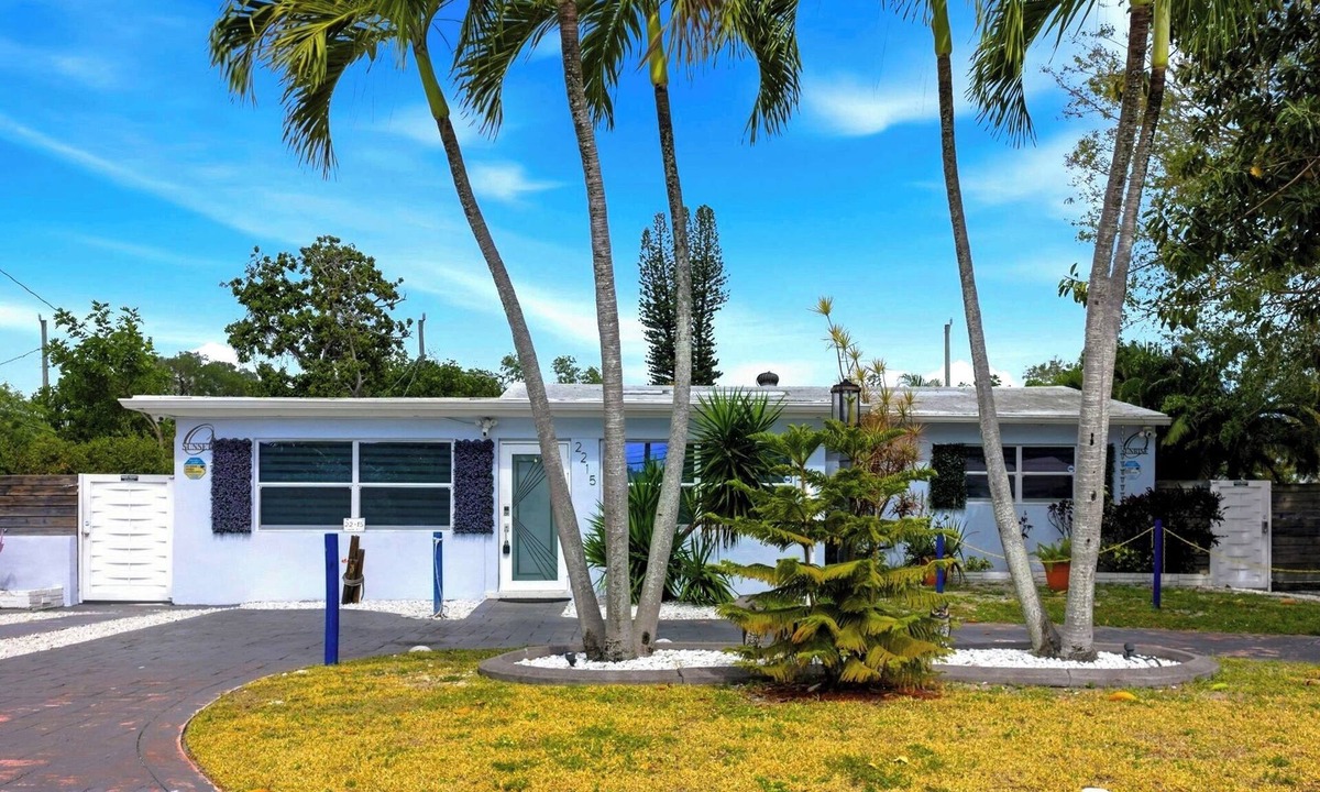 Little Ranches Villa | Total Oasis @ Private Villa in Hollywood FL for a large groups 3 Miles to beach