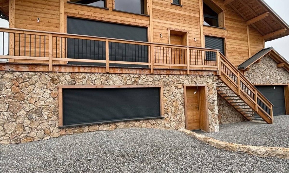 Saint-Etienne-en-Devoluy Ski Chalet | Toubkal luxury chalet with swimming pool in La Joue du Loup