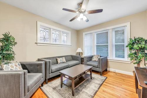 Southwest Garden House | Tower Grove Getaway sleeps 8