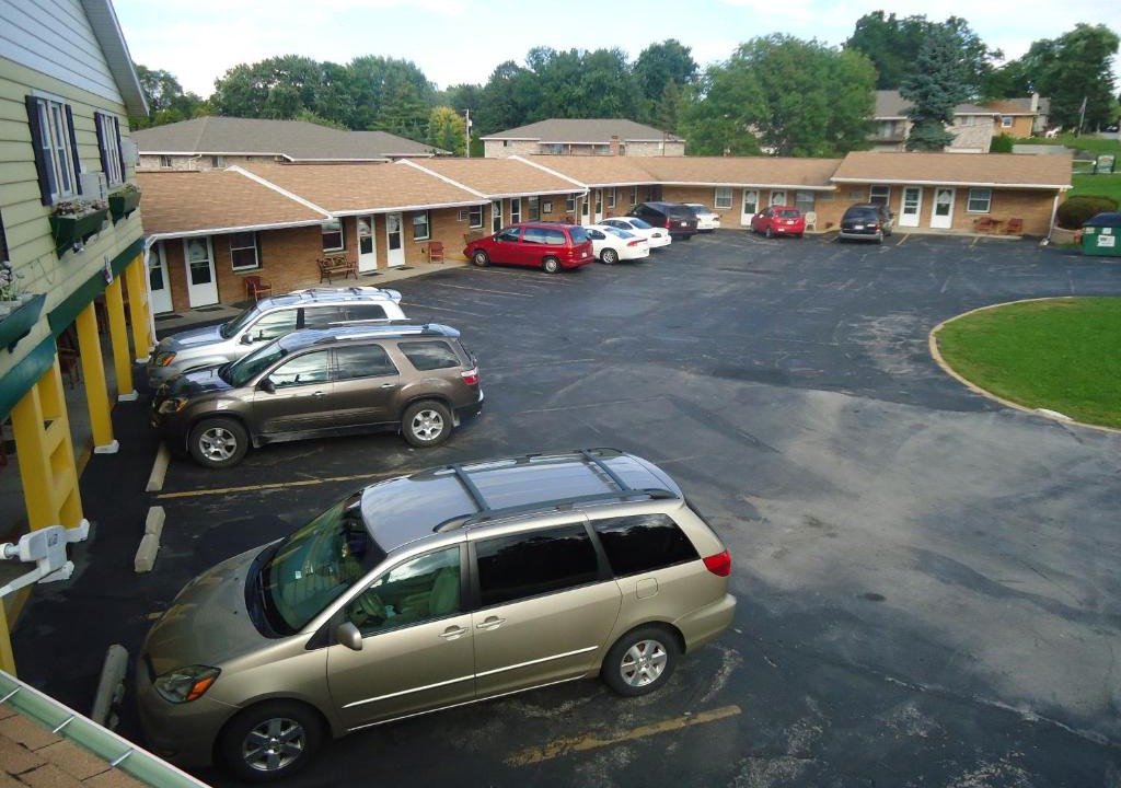 Green Bay Hotel | Tower Motel