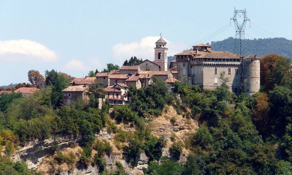 Casaleggio Boiro House | Tower Room