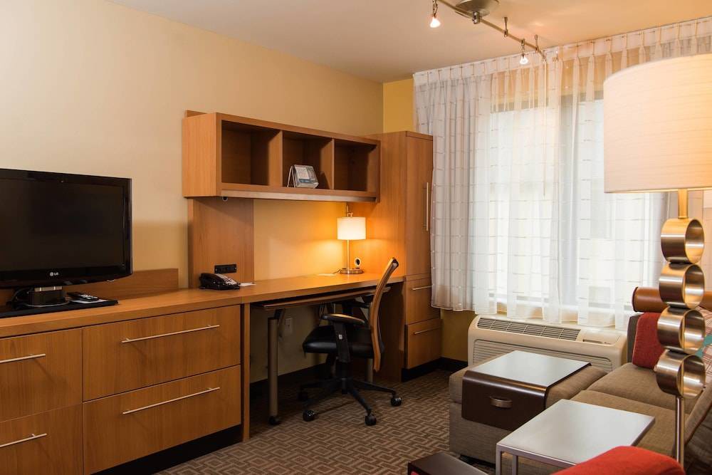 Erie Hotel | TownePlace Suites by Marriott - Millcreek Mall