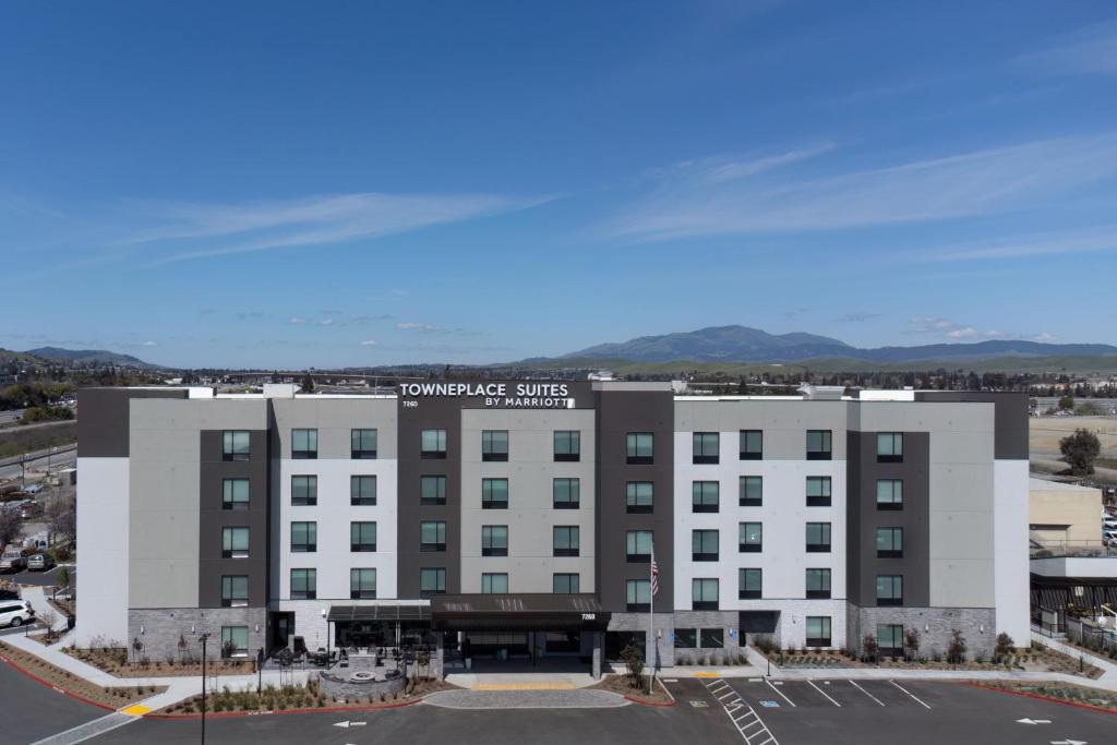 Pleasanton Hotel | TownePlace Suites by Marriott Pleasanton