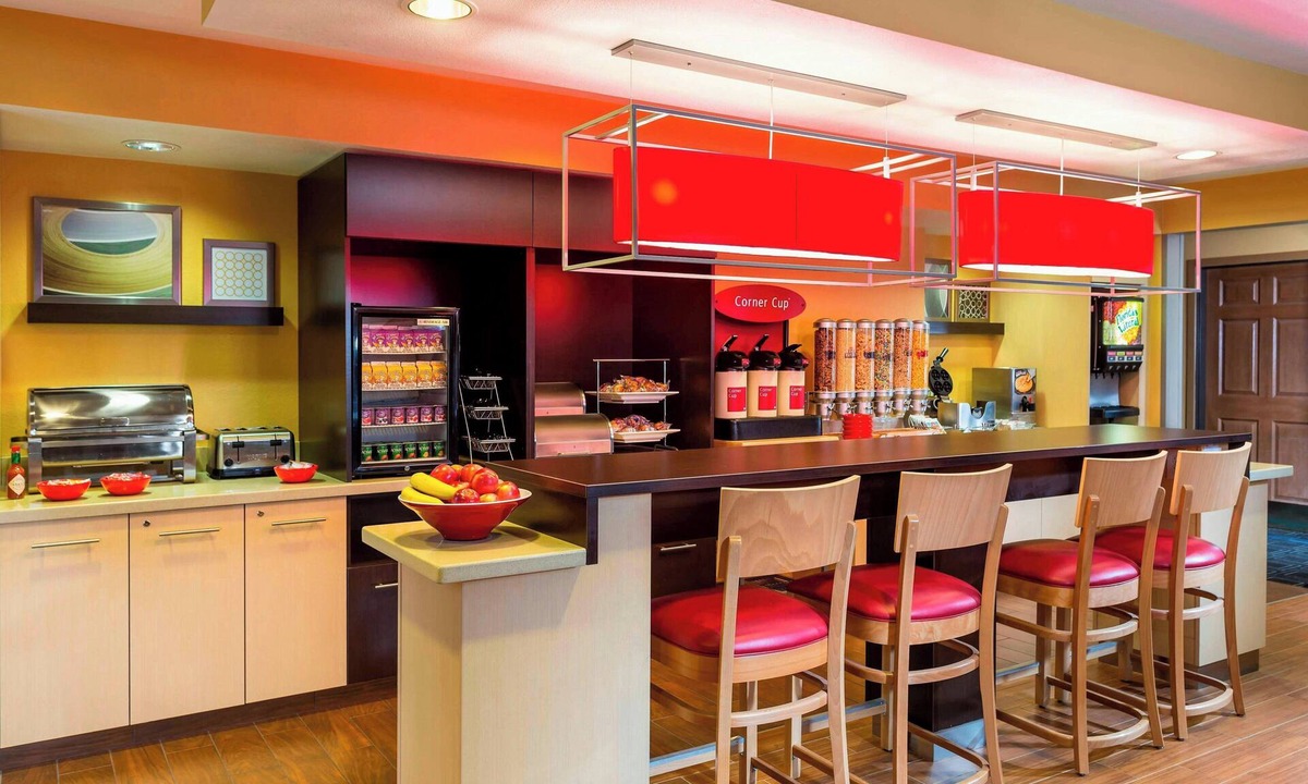 North Mountain Hotel | TownePlace Suites By Marriott Phoenix North