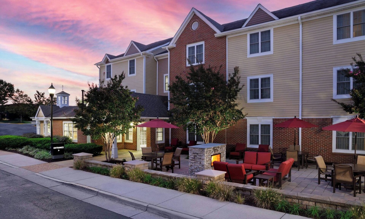 Sterling Hotel | TownePlace Suites Marriott Dulles Airport (Newly Renovated)