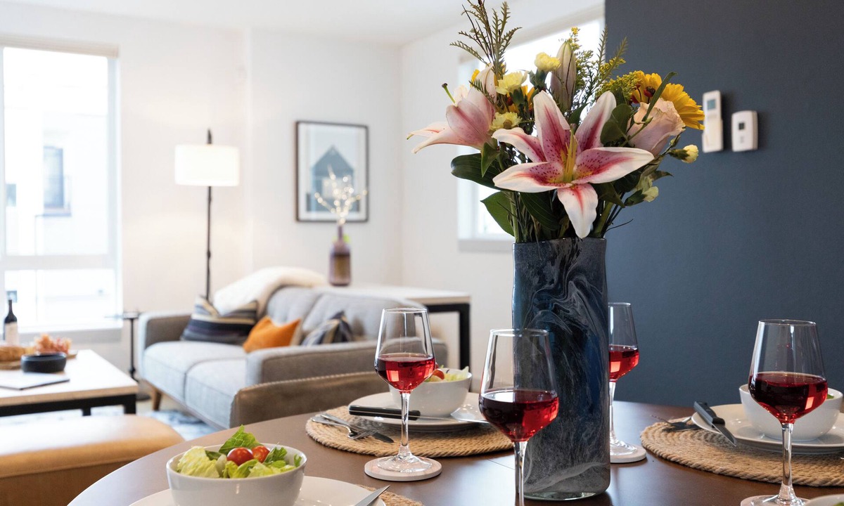 West Seattle House | Townhome w/Rooftop Deck-Heated Floors-15 min FIFA-Walk 2 Restaurants/Bars.