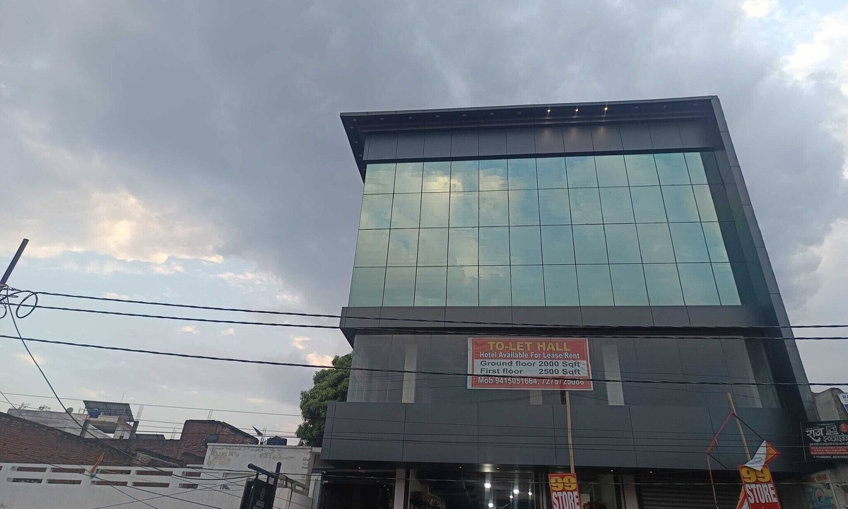 Kanpur House | Townhouse Geeta Nagar Metro Station