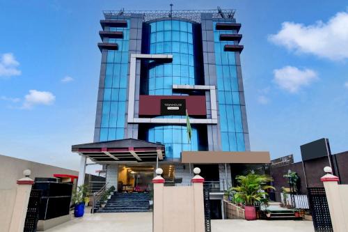 Hatigaon Hotel | Townhouse Hatigaon Near Medicity Formerly Hotel Grand Majesty