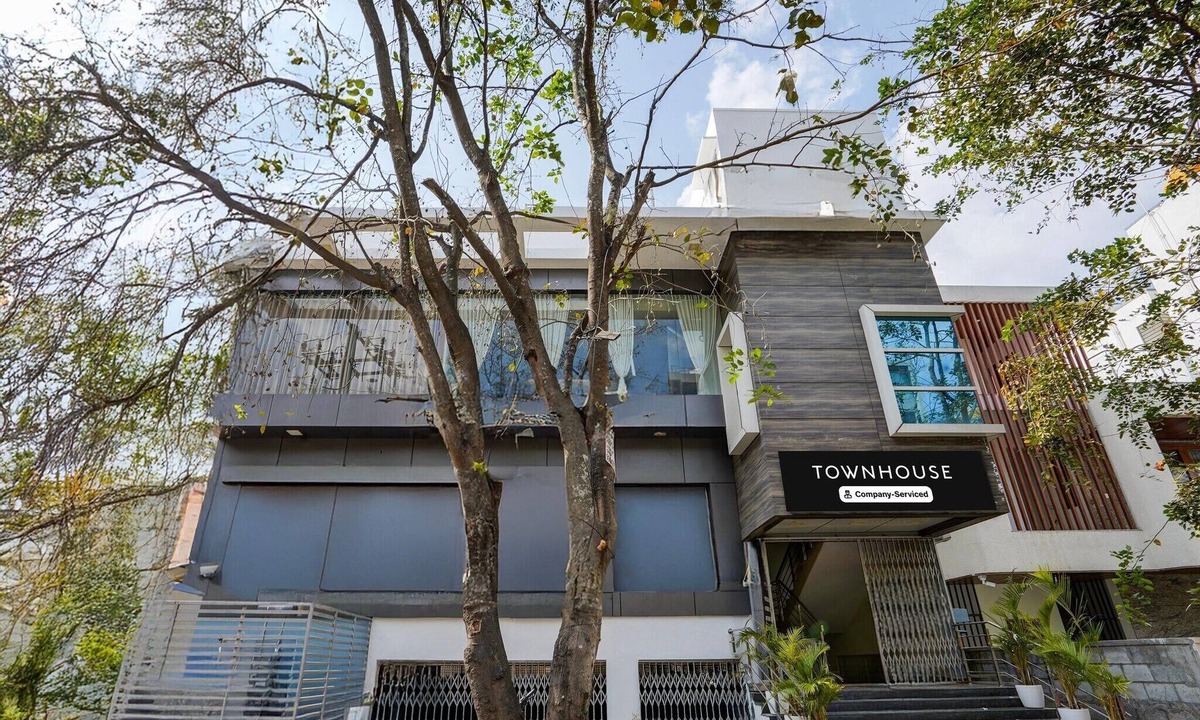 Vijaya Bank Layout House | Townhouse Hospital Road