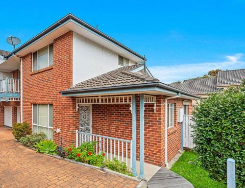 Shellharbour House | Townhouse in Shellharbour Village