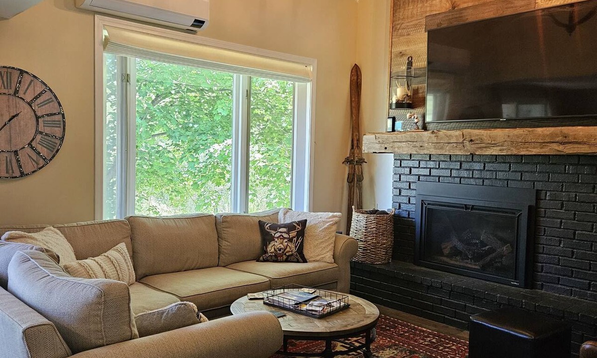 Jackson House | Townhouse in the Heart Of Iconic Jackson Village, New Hampshire