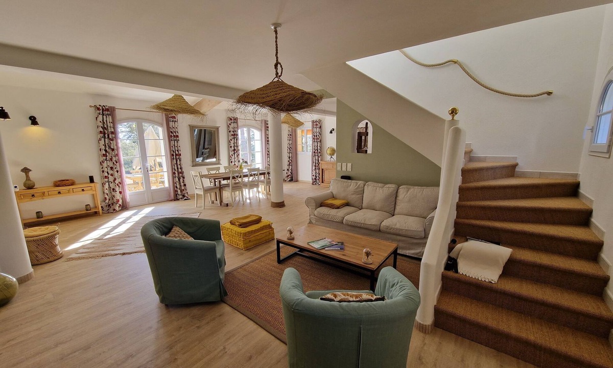 Bedoin Villa | Très Belle Maison de Type Provençal De160 m² à Louer au Pied du Mont Ventoux